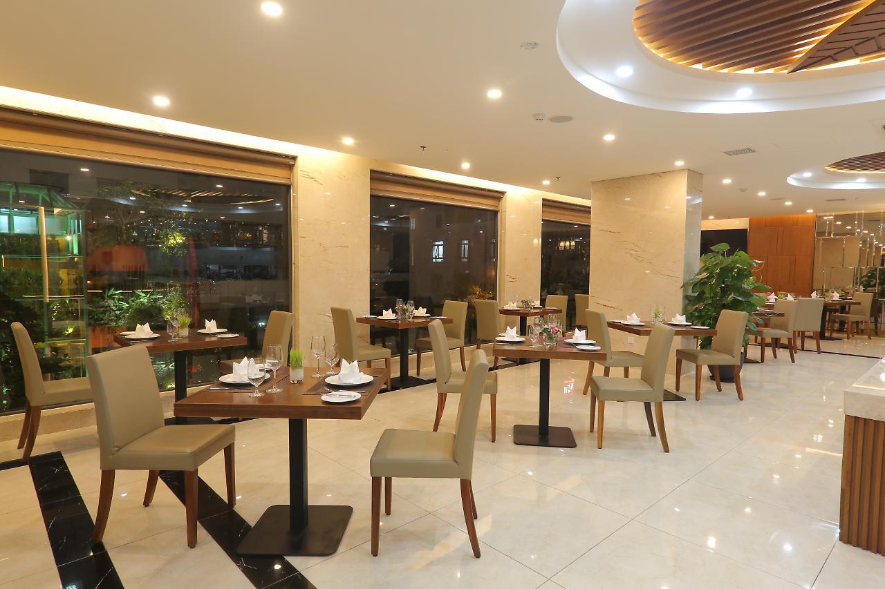Val Soleil Hotel Da Nang Exteriör bild