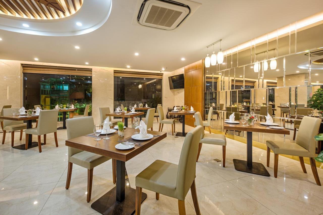 Val Soleil Hotel Da Nang Exteriör bild